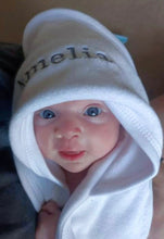 Load image into Gallery viewer, Hooded baby towel